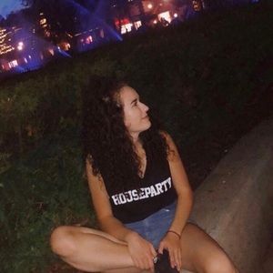 Meet your Posher, Victoria